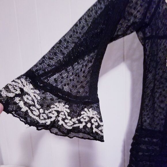 Free People Women’s Black Lace Semi Sheer Tunic Shirt Small Petite SP - Picture 3 of 6